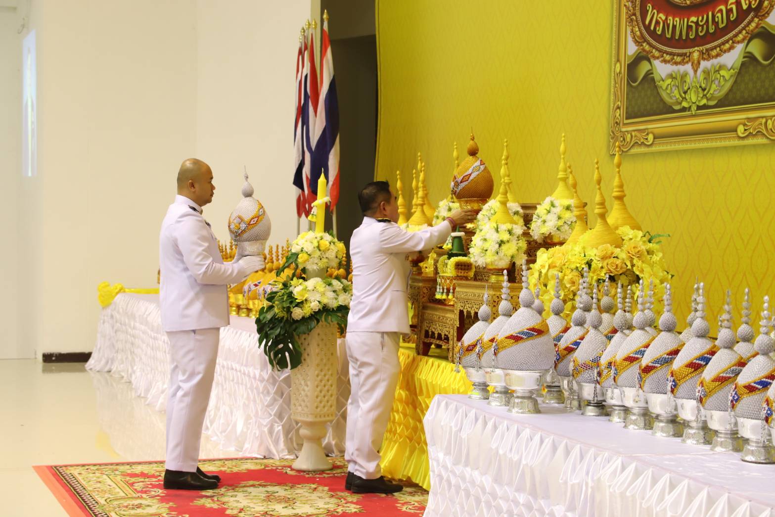 title - พิธีถวายเครื่องราชสักการะและวางพานพุ่ม และพิธีจุดเทียนชัยมงคล เนื่องในโอกาสวันเฉลิมพระชนมพรรษาพระบาทสมเด็จพระเจ้าอยู่หัว